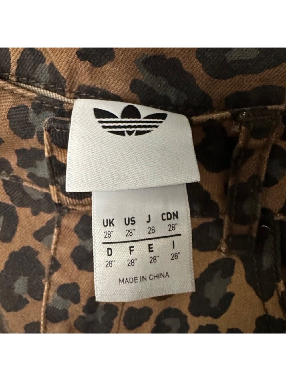 ⭐Adidas Originals Leopard Denim Jean DMN Loose Pants Womens Sz 28 Brown KA2680 - Picture 7 of 8